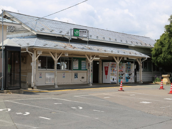 JR東北本線「仙北町」駅
徒歩10分（約800ｍ）